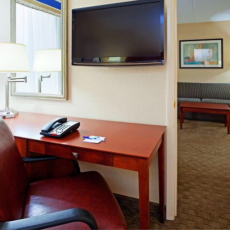Holiday Inn Express Ramsey Mahwah By Ihg Экстерьер фото