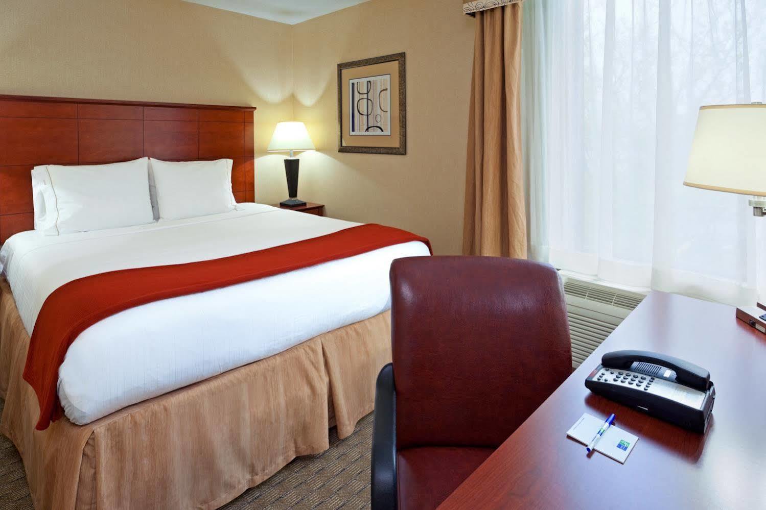 Holiday Inn Express Ramsey Mahwah By Ihg Экстерьер фото