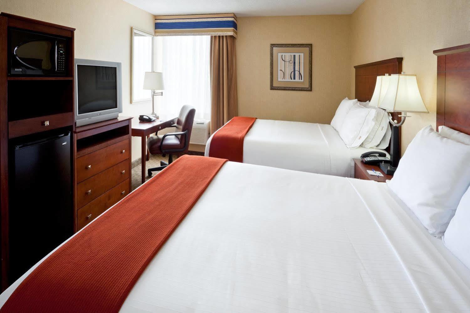 Holiday Inn Express Ramsey Mahwah By Ihg Экстерьер фото